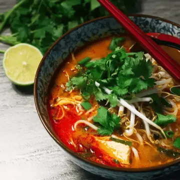 20-Minute Thai Red Curry Noodle Soup With Chicken Recipe