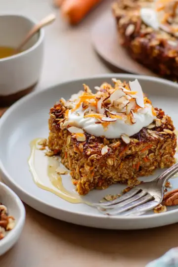 Carrot Cake Baked Oatmeal (Healthy, Easy & Perfect for Meal Prep!)