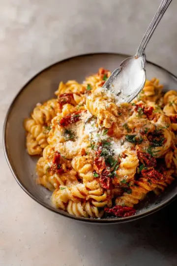 Creamy Sun-Dried Tomato Pasta with Capers and Dill