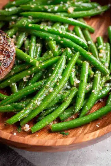 Steakhouse Style Buttery Garlic Green Beans