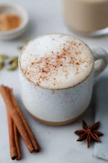 5 Minute Homemade Creamy Coconut Chai Latte